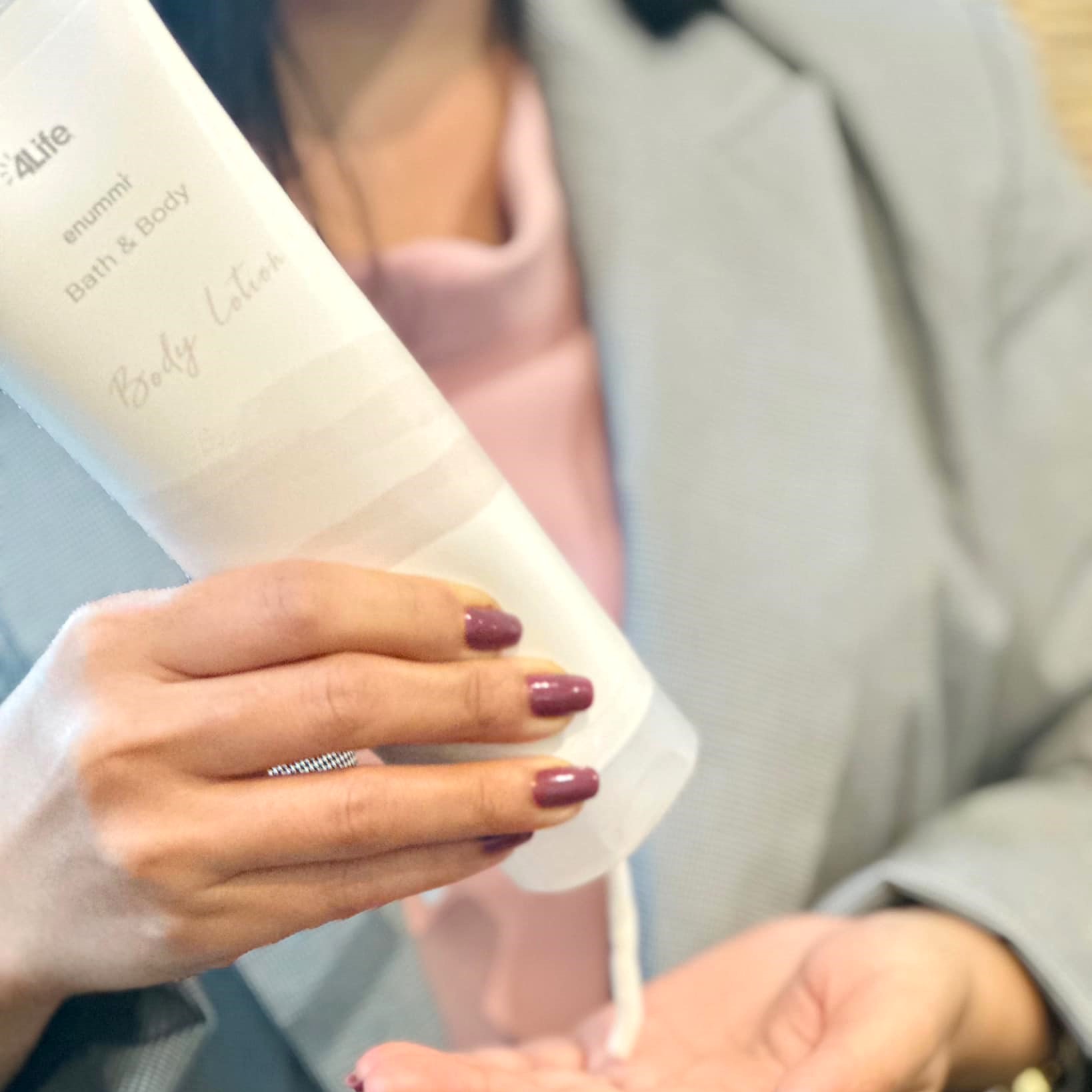 4Life Enummi lotion apply